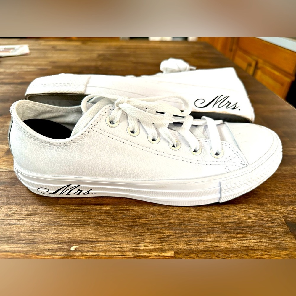 Converse “Just Married” edition 7.5